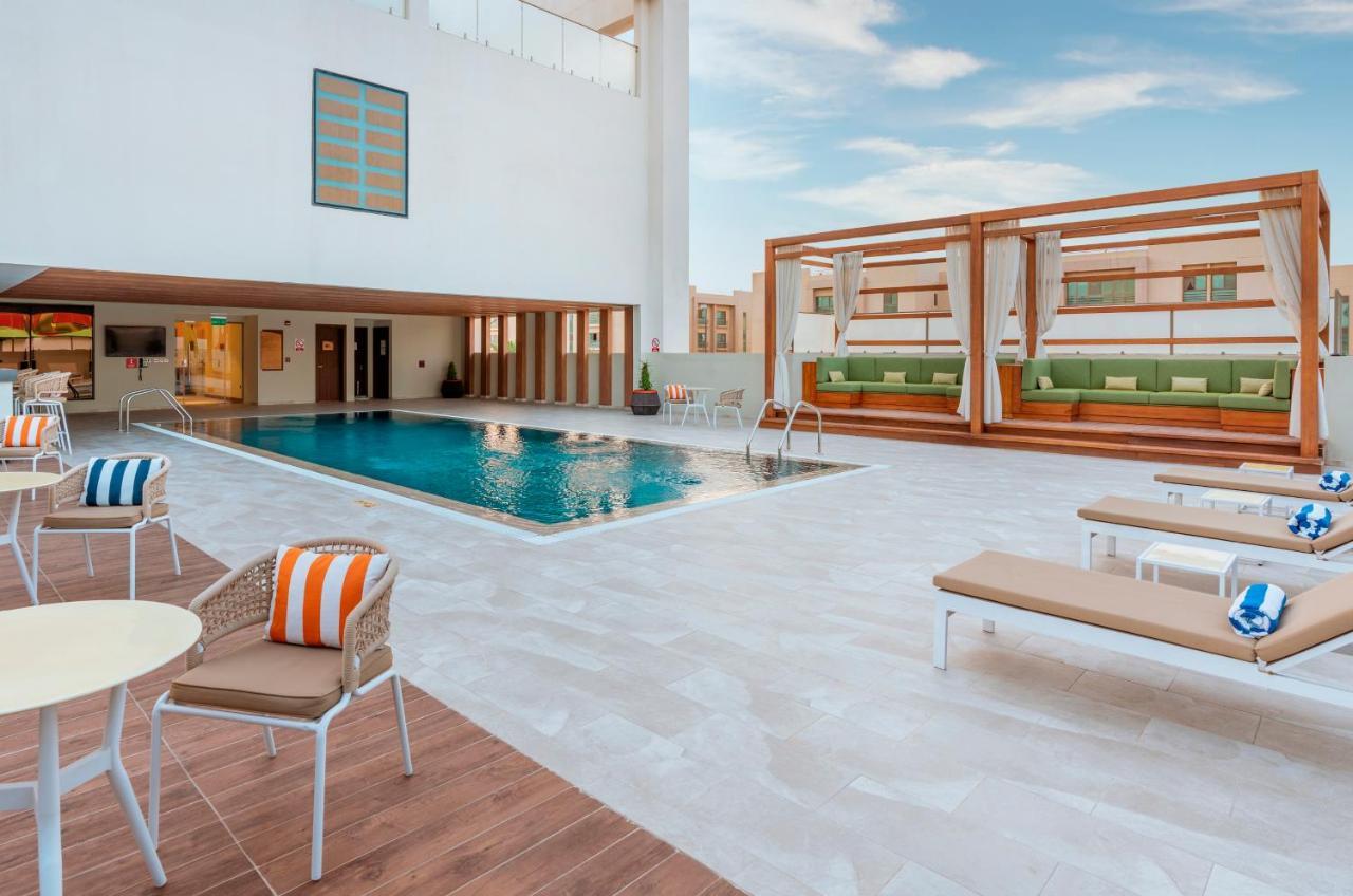 Holiday Inn & Suites Al Jubail By Ihg Al Fanatir Bagian luar foto