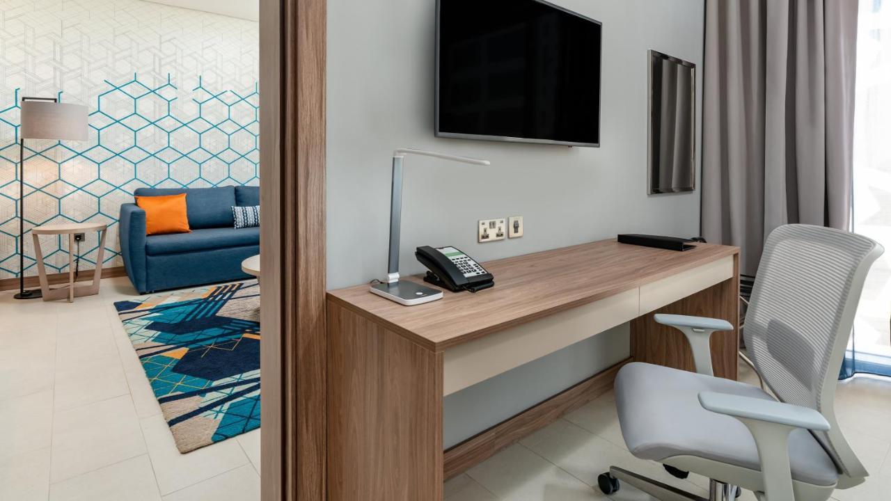 Holiday Inn & Suites Al Jubail By Ihg Al Fanatir Bagian luar foto