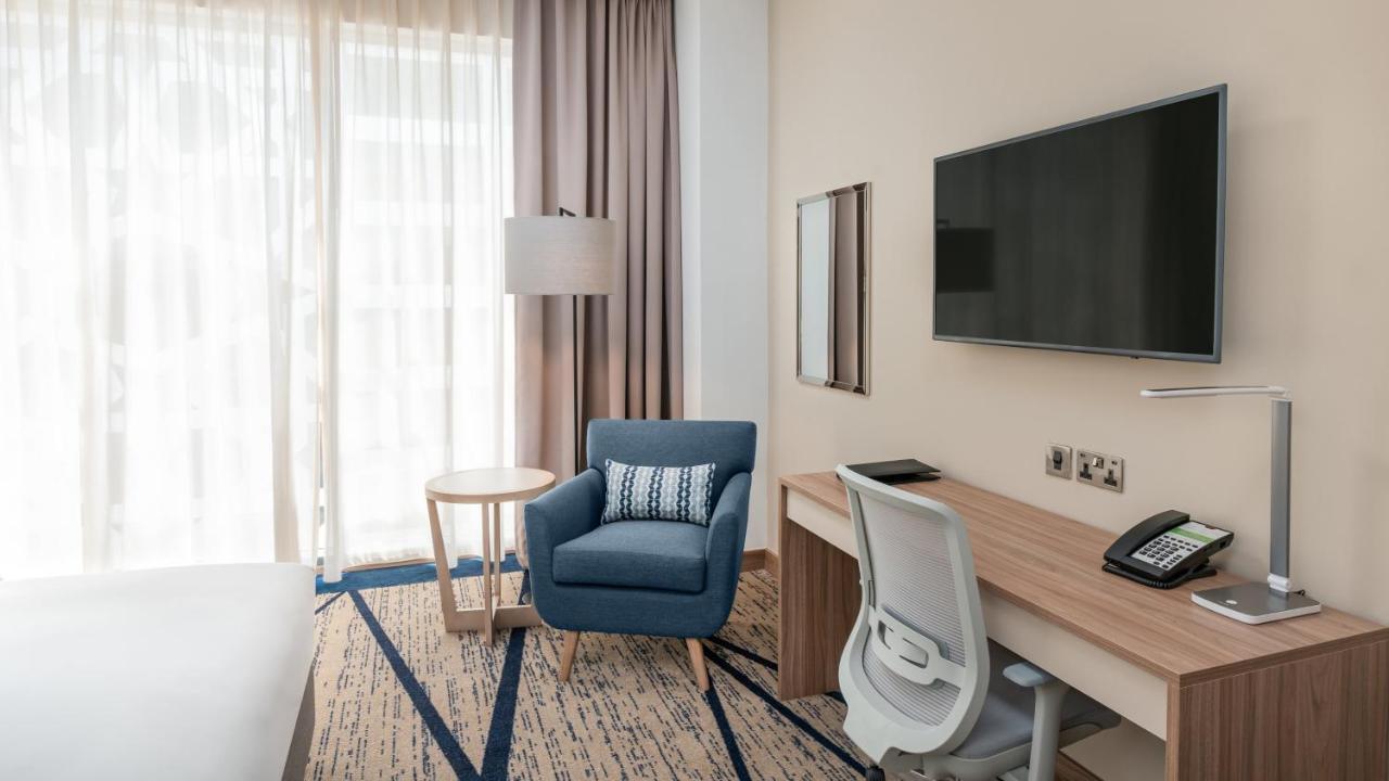 Holiday Inn & Suites Al Jubail By Ihg Al Fanatir Bagian luar foto