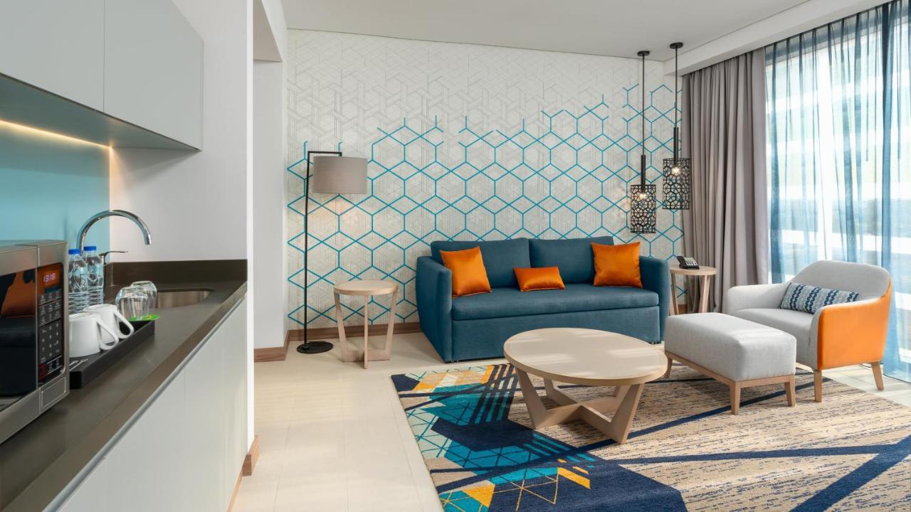 Holiday Inn & Suites Al Jubail By Ihg Al Fanatir Bagian luar foto