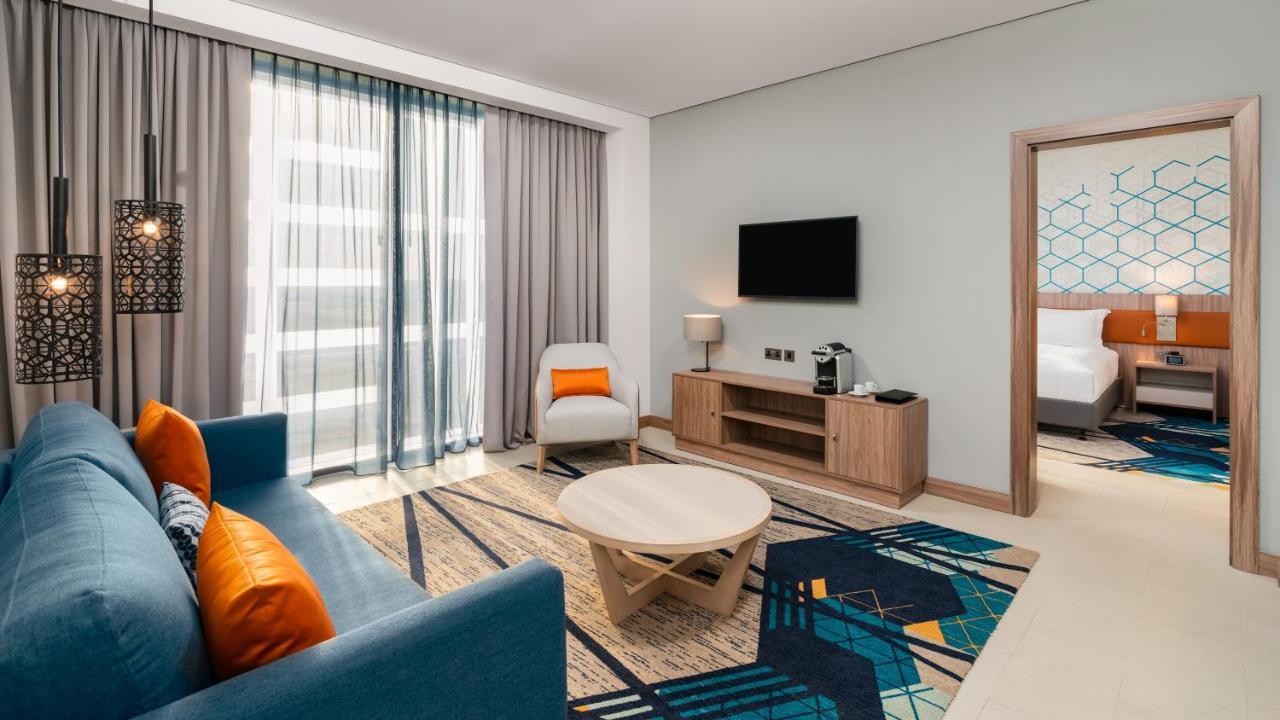 Holiday Inn & Suites Al Jubail By Ihg Al Fanatir Bagian luar foto