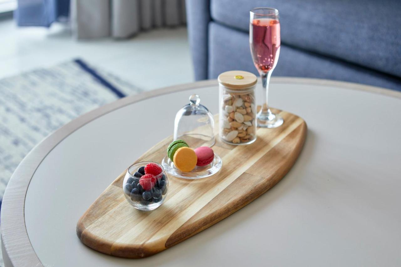Holiday Inn & Suites Al Jubail By Ihg Al Fanatir Bagian luar foto