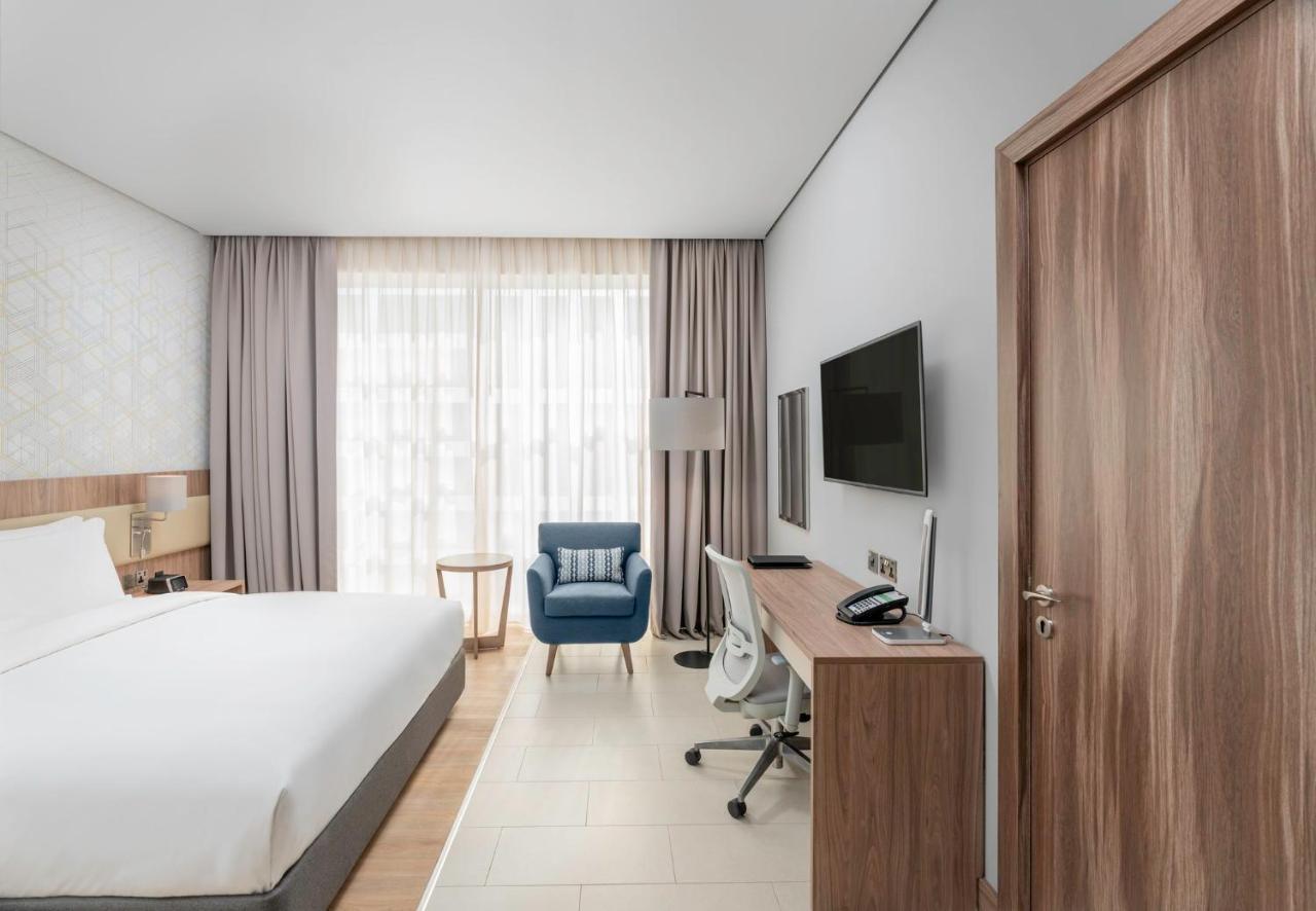 Holiday Inn & Suites Al Jubail By Ihg Al Fanatir Bagian luar foto