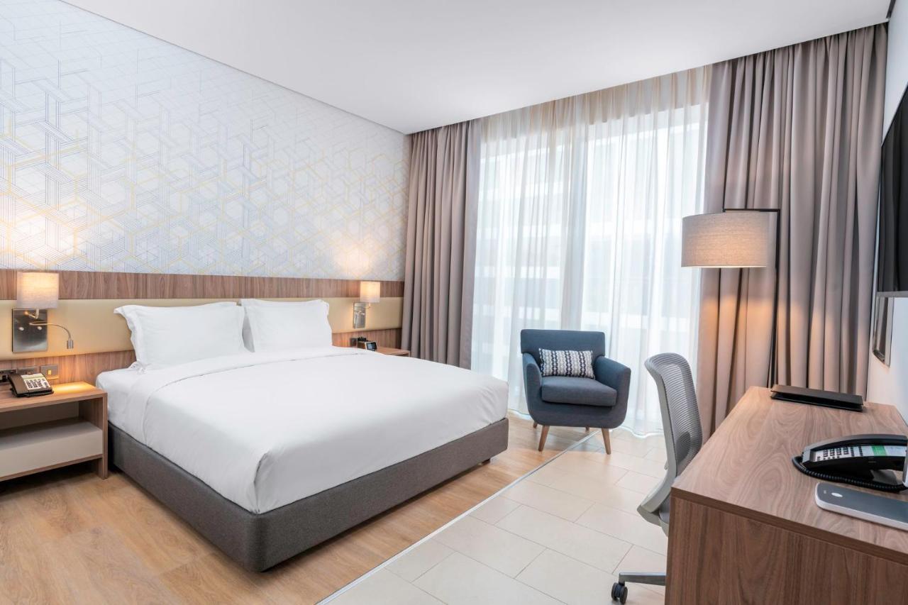 Holiday Inn & Suites Al Jubail By Ihg Al Fanatir Bagian luar foto