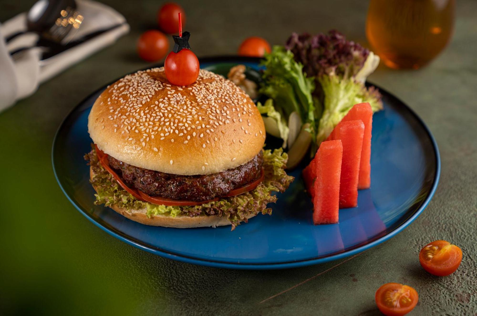 Holiday Inn & Suites Al Jubail By Ihg Al Fanatir Bagian luar foto